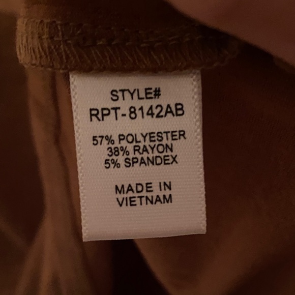 Zenana Outfitters Brown Top with Leopard Print Sleeves - Picture 3 of 7